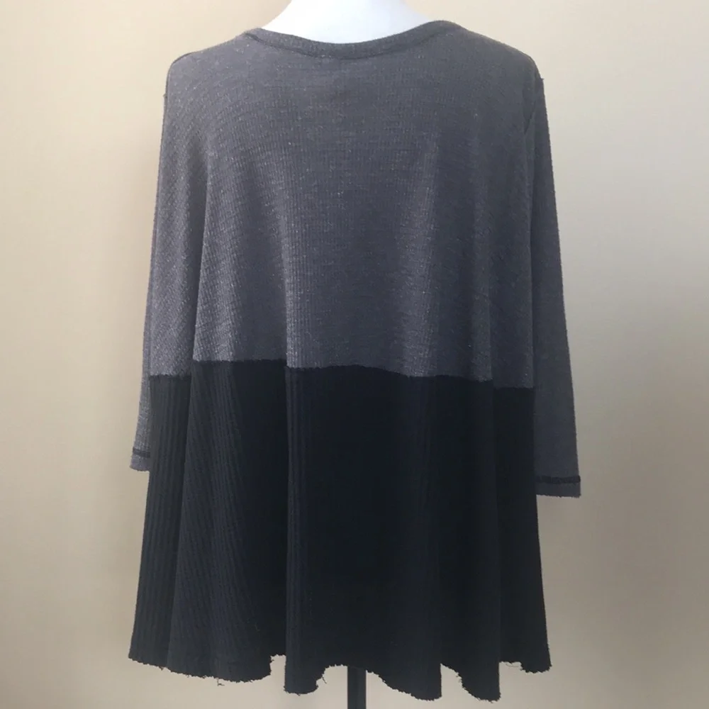 We the Free Black & Gray Color Block Thermal - Picture 6 of 10